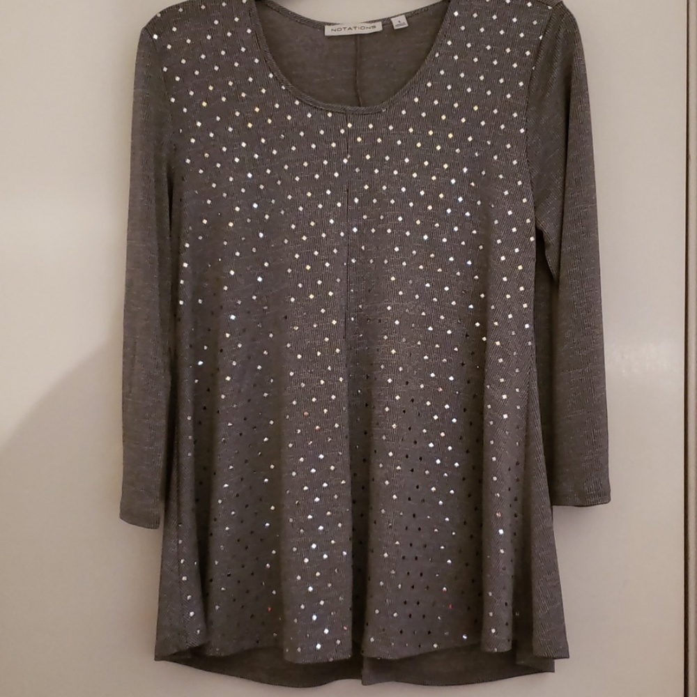 NWOT Gray Notations flowy top